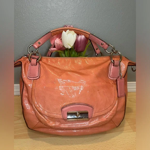 【美品】Coach Pink Salmon Hobo Shoulder Bag m_wp_6726c069cf86b14f3cd86c89.webp